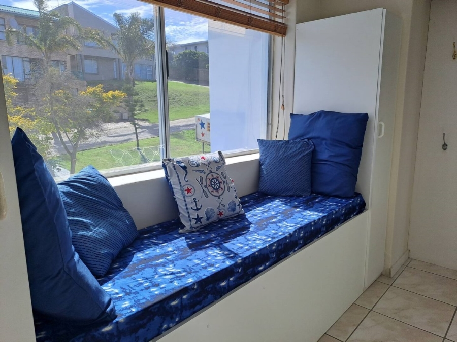 5 Bedroom Property for Sale in Wavecrest Eastern Cape